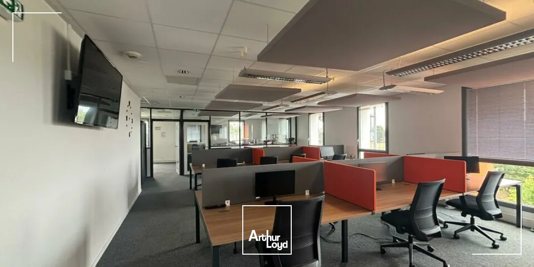 À LOUER  BUREAUX 140 m² AVEC TERRASSE  LA ROCHE-SUR-YON