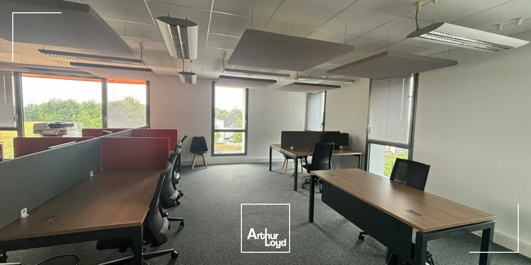 À LOUER  BUREAUX 140 m² AVEC TERRASSE  LA ROCHE-SUR-YON