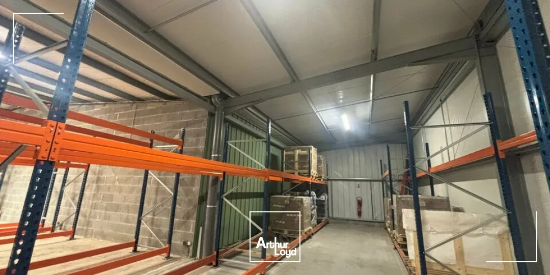 À LOUER  LOCAL D'ACTIVITÉ 790 m² DIVISIBLE  RIVES-DE-L'YON