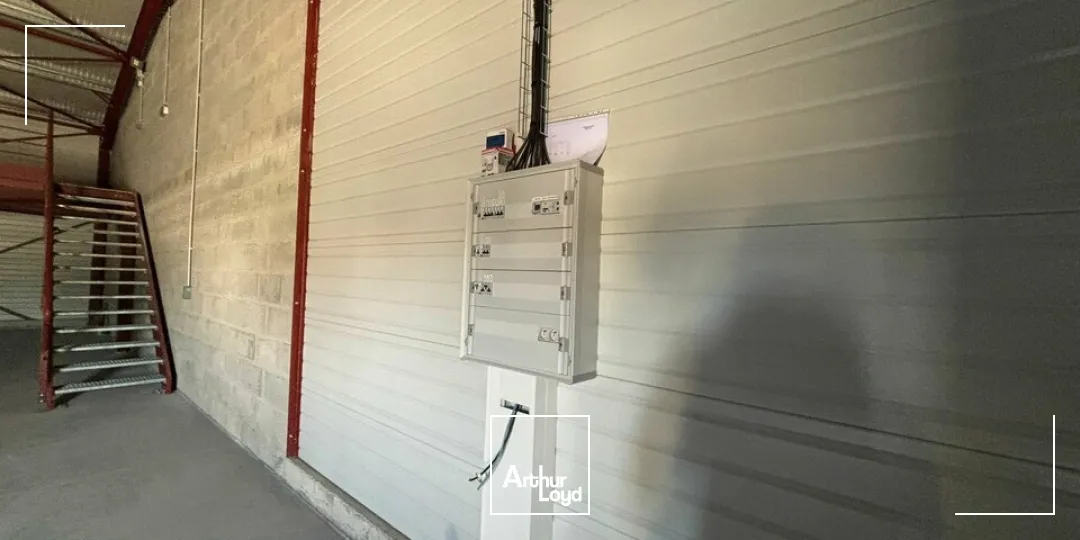 À LOUER  LOCAL D'ACTIVITÉ NEUF  AIZENAY