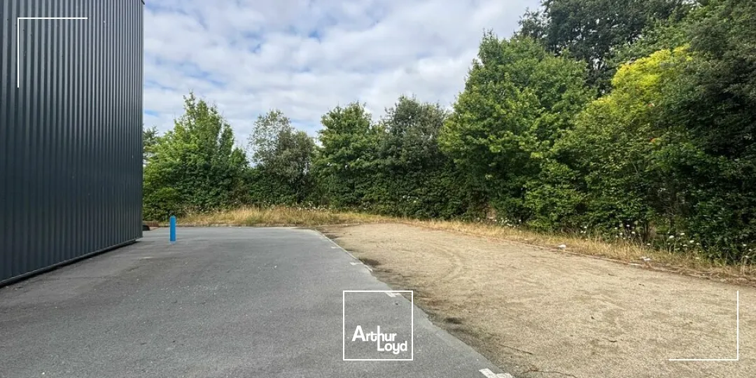 À LOUER  BÂTIMENT D'ACTIVITÉ 625 m²  SUD DE LA ROCHE-SUR-YON