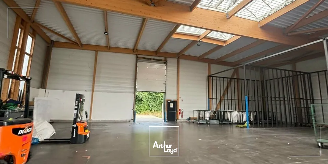 À LOUER  BÂTIMENT D'ACTIVITÉ 625 m²  SUD DE LA ROCHE-SUR-YON