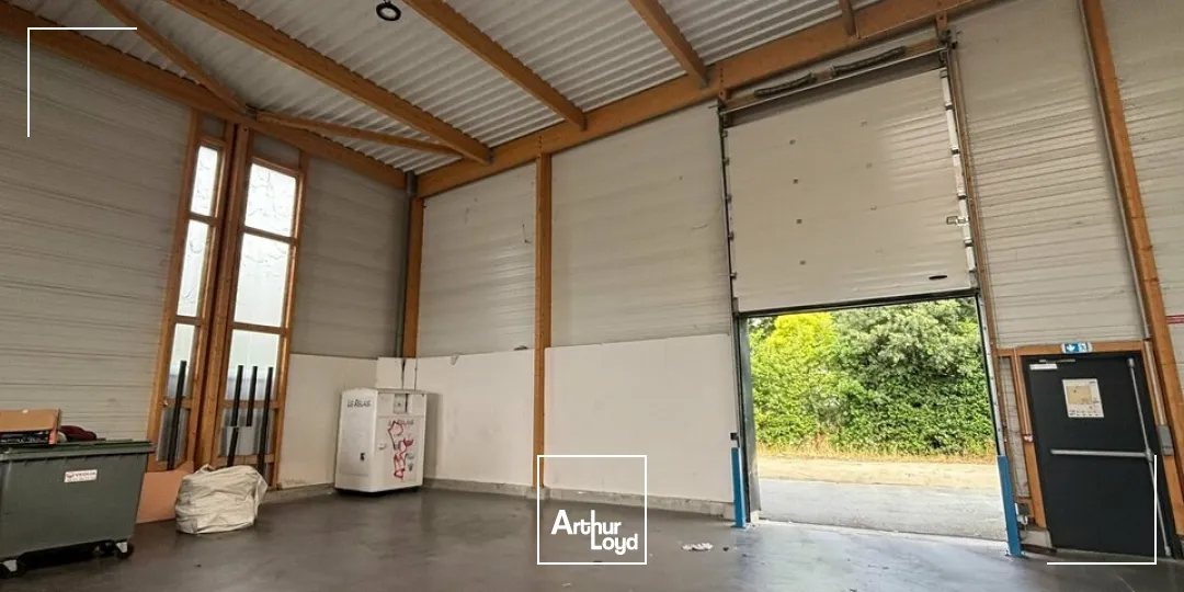 À LOUER  BÂTIMENT D'ACTIVITÉ 625 m²  SUD DE LA ROCHE-SUR-YON