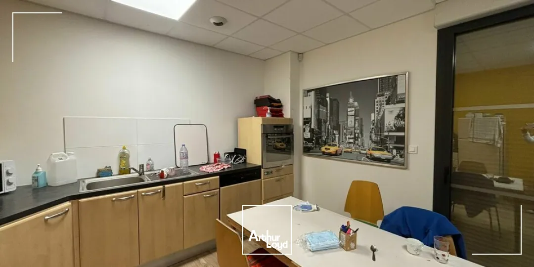 À LOUER  BÂTIMENT D'ACTIVITÉ 625 m²  SUD DE LA ROCHE-SUR-YON