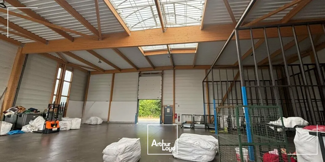 À LOUER  BÂTIMENT D'ACTIVITÉ 625 m²  SUD DE LA ROCHE-SUR-YON