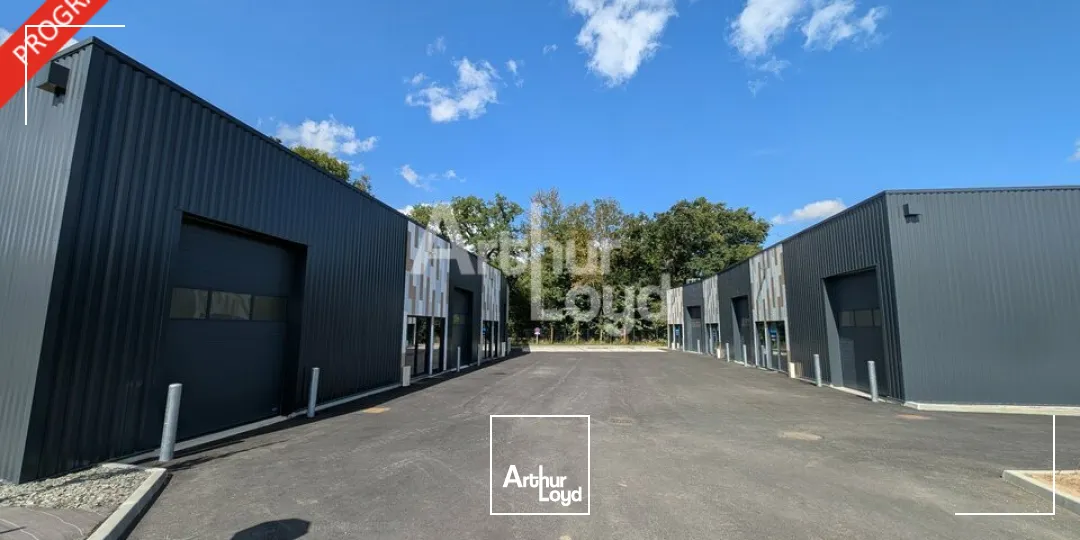 PLEUMELEUC - LOCAL D'ACTIVITE A LOUER - 200 M²