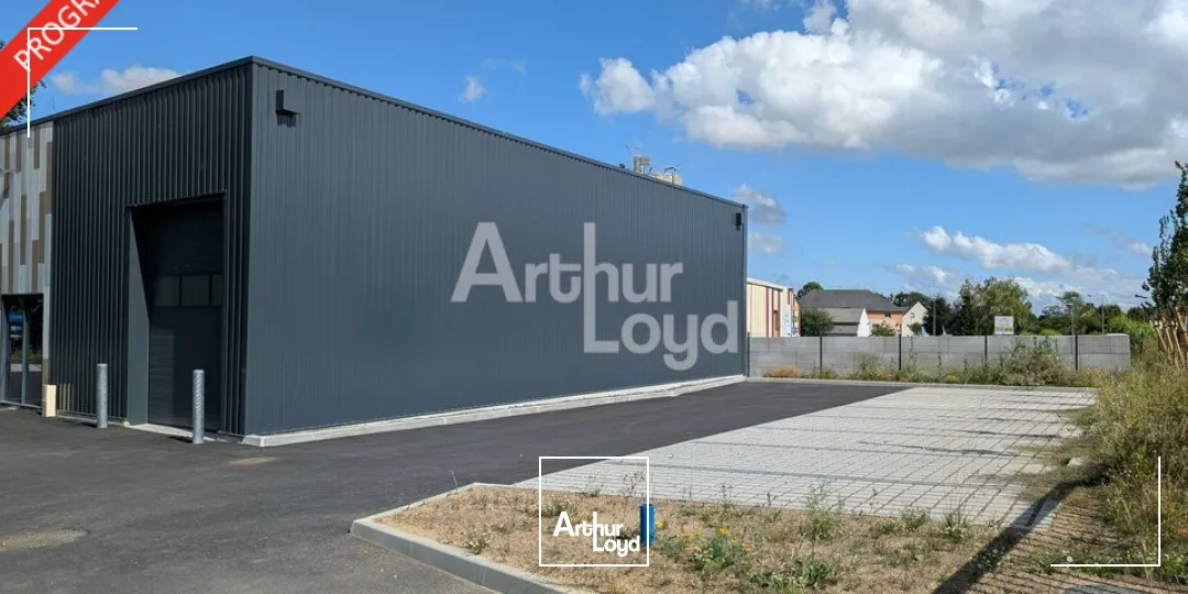 PLEUMELEUC - LOCAL D'ACTIVITE A LOUER - 200 M²