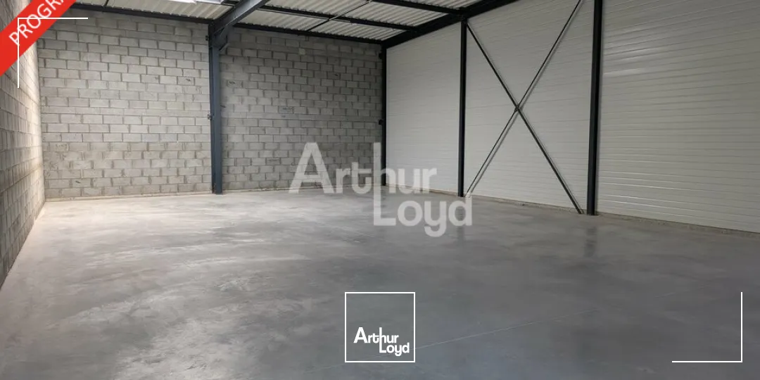 PLEUMELEUC - LOCAL D'ACTIVITE A LOUER - 200 M²