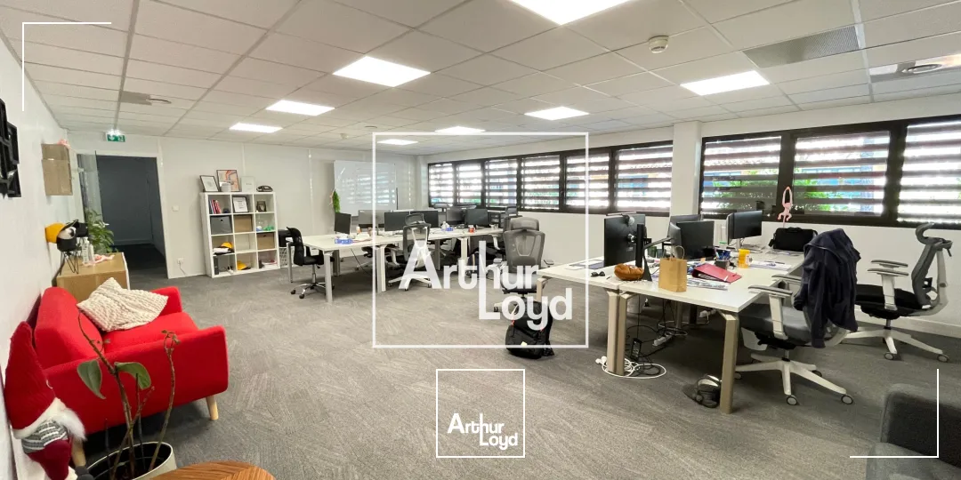 A LOUER - BUREAUX ESPRIT CAMPUS - PARC CLUB DU MILLENAIRE MONTPELLIER - GRAND PARKING