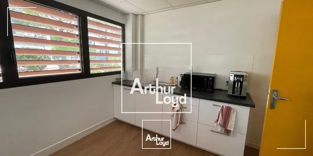 A LOUER - BUREAUX ESPRIT CAMPUS - PARC CLUB DU MILLENAIRE MONTPELLIER - GRAND PARKING