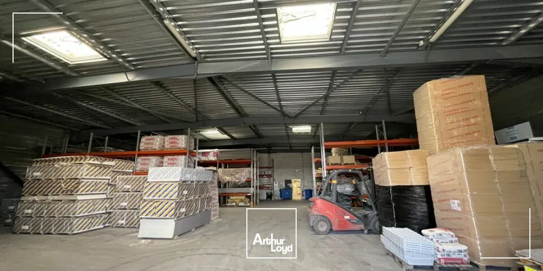 Entrepôt de 1 425 m² à louer - Avignon Nord, secteur Buld'Air / IKEA - Terrain de 7 000 m² clôturé