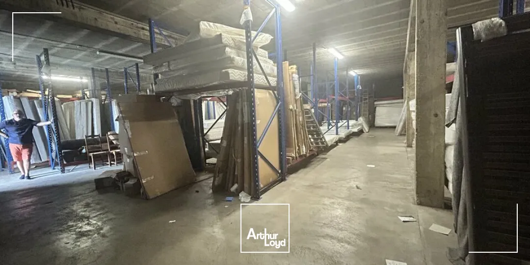 A 15 min de Chalon, 3 170 m² de bâtiment