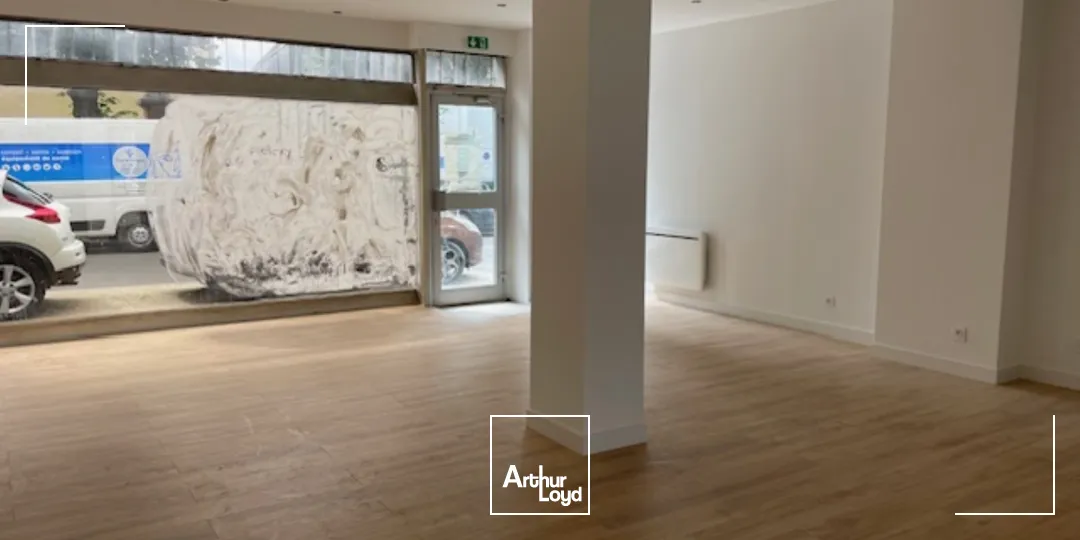 LOCAL COMMERCIAL LUMINEUX - 60 m2 - A LOUER - SOISSONS