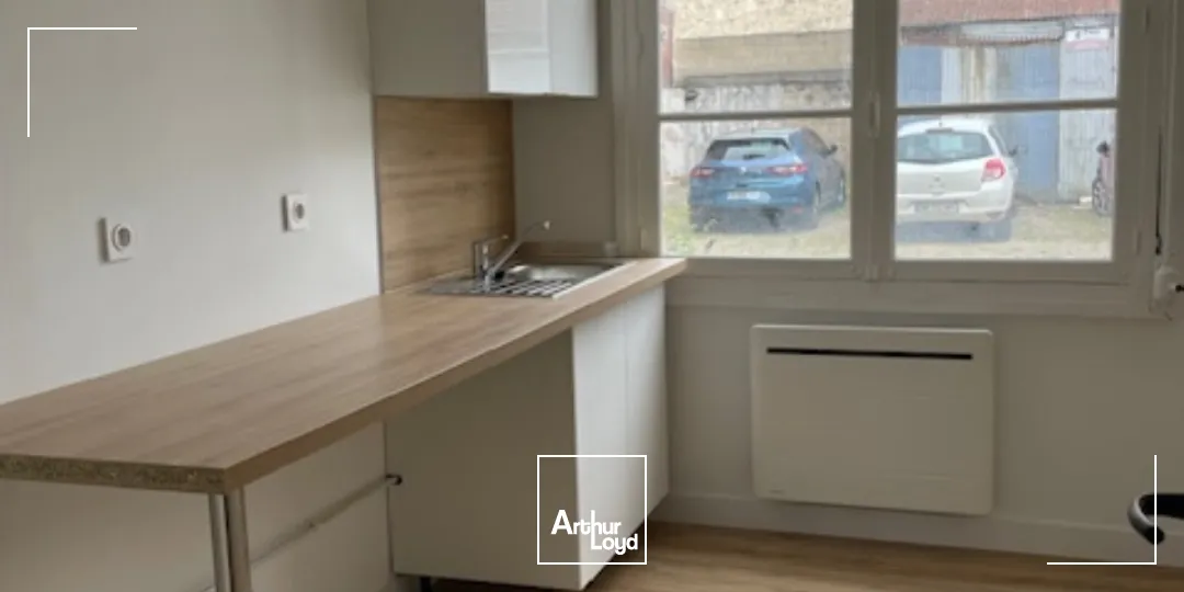 LOCAL COMMERCIAL LUMINEUX - 60 m2 - A LOUER - SOISSONS