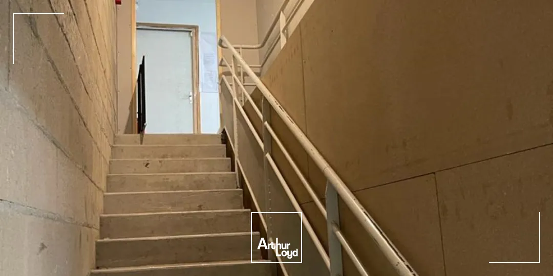 LOCAL ou Bureau - 430 m2 - A LOUER - VILLERS COTTERETS