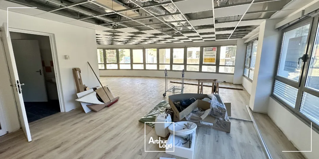 LOCAUX PROFESSIONNELS AIX CENTRE EN COURS DE RÉNOVATION