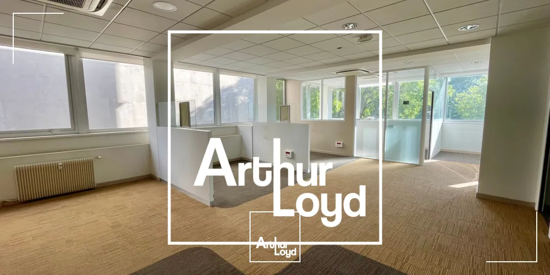 Bureaux disponibles à louer - Centre ville - entrée de ville - avec parking - Nîmes