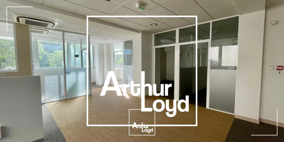 Bureaux disponibles à louer - Centre ville - entrée de ville - avec parking - Nîmes