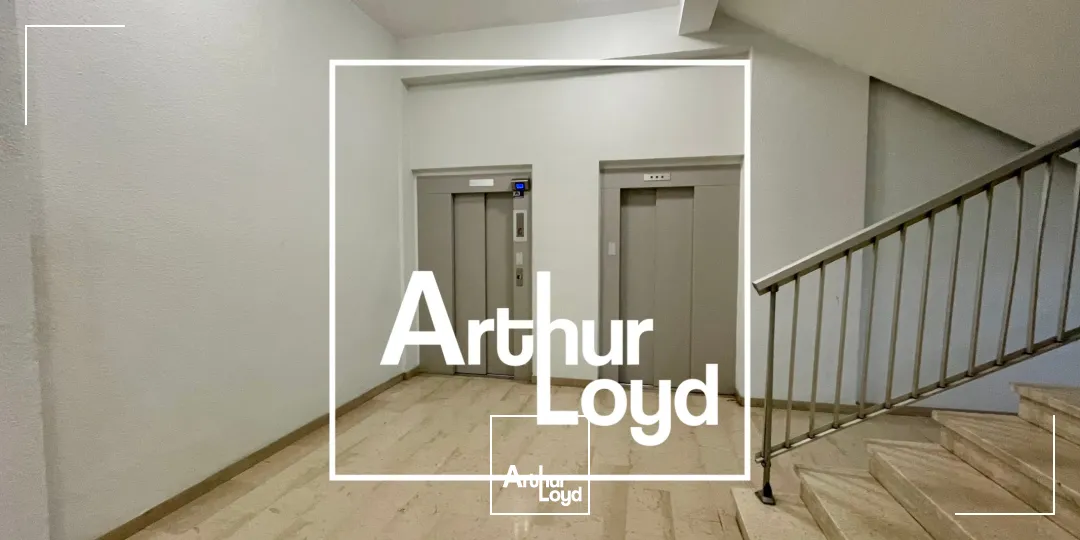 Bureaux disponibles à louer - Centre ville - entrée de ville - avec parking - Nîmes