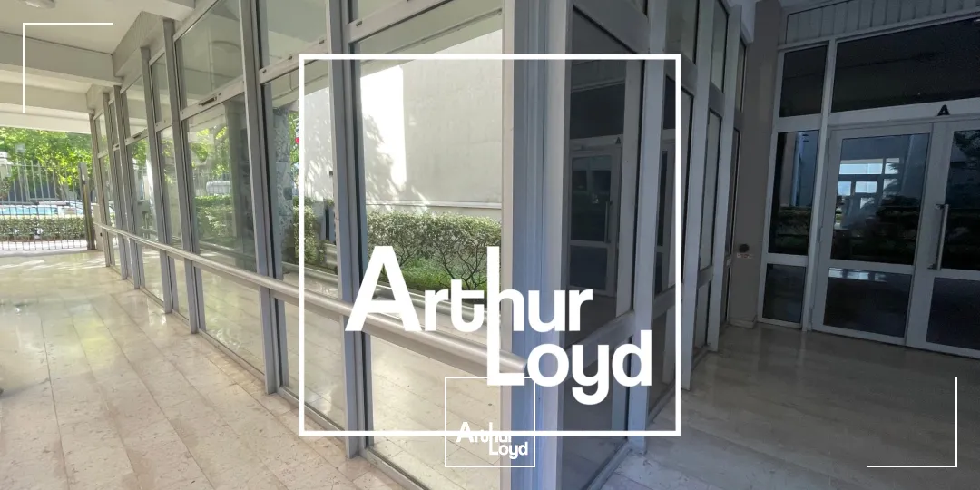 Bureaux disponibles à louer - Centre ville - entrée de ville - avec parking - Nîmes