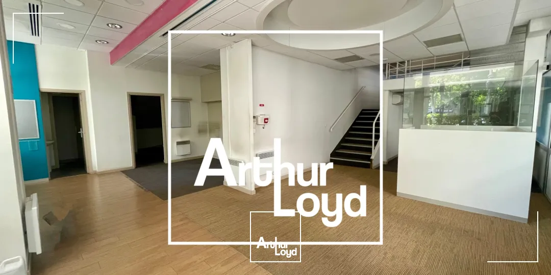 Bureaux disponibles à louer - Centre ville - entrée de ville - avec parking - Nîmes