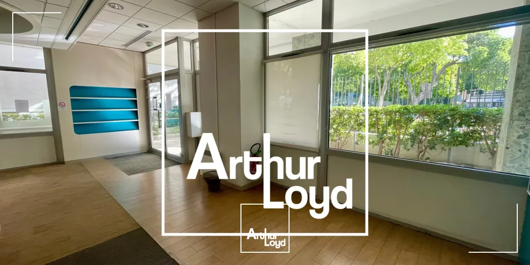 Bureaux disponibles à louer - Centre ville - entrée de ville - avec parking - Nîmes