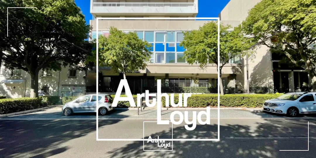 Bureaux disponibles à louer - Centre ville - entrée de ville - avec parking - Nîmes