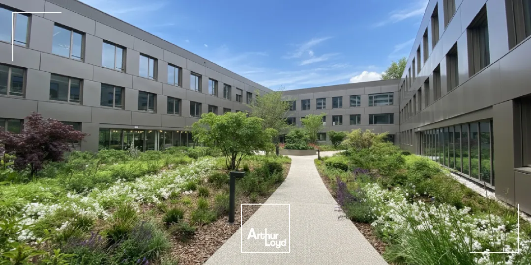 BUREAUX A LOUER MEYLAN ICONE 7386M² DIVISIBLE REFAITS A NEUF