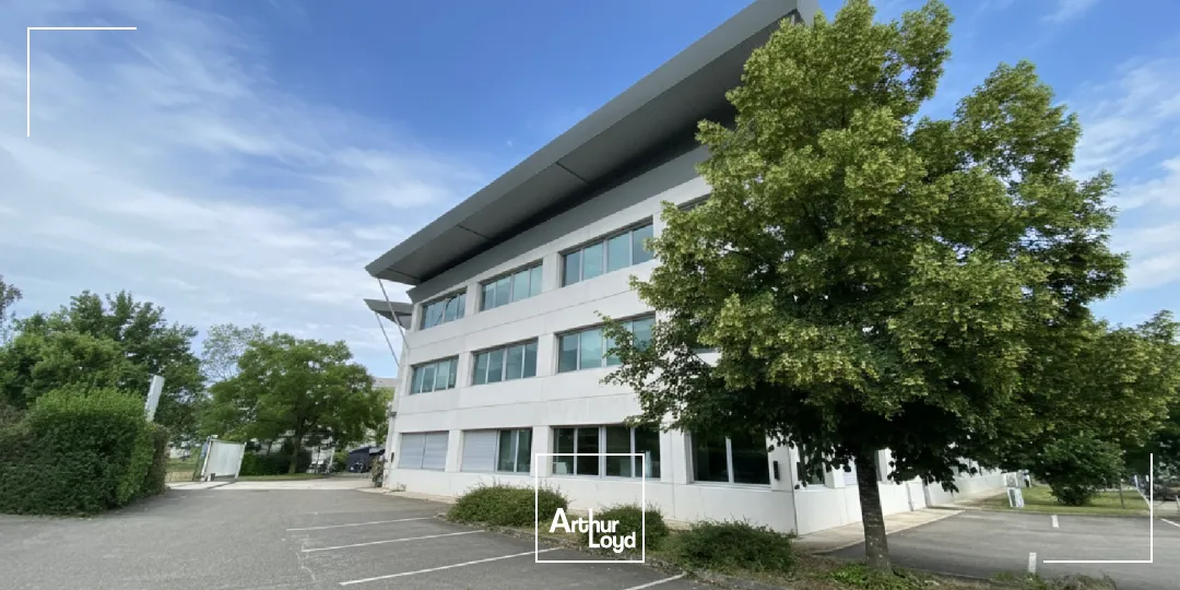 BUREAUX ENTIEREMENT RENOVES - MONTBONNOT