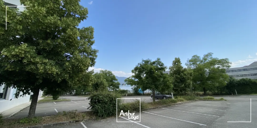 BUREAUX ENTIEREMENT RENOVES - MONTBONNOT