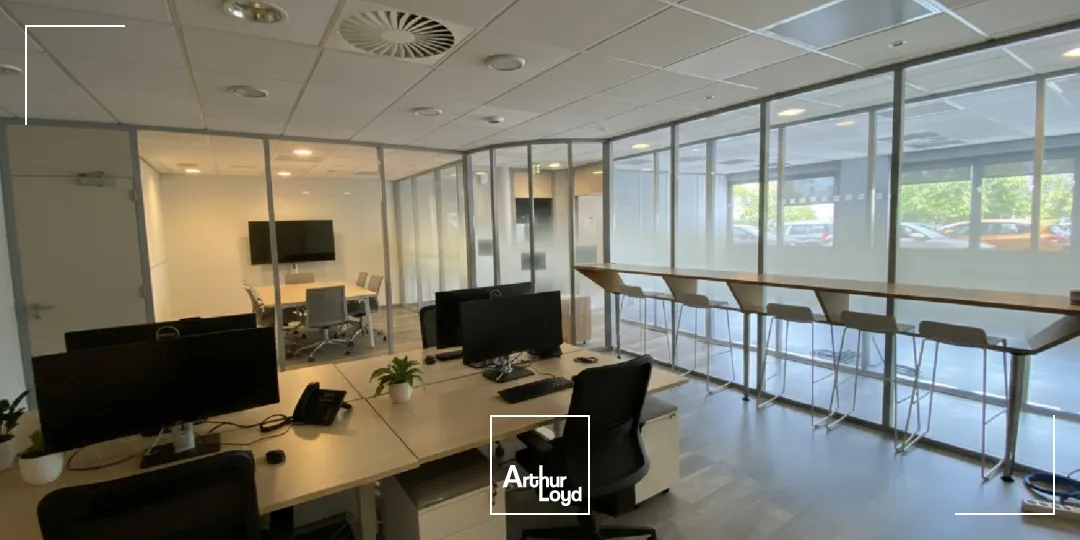 BUREAUX ENTIEREMENT RENOVES - MONTBONNOT