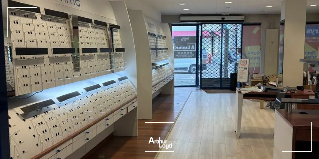 LOCAL COMMERCIAL à LOUER de 173 m²