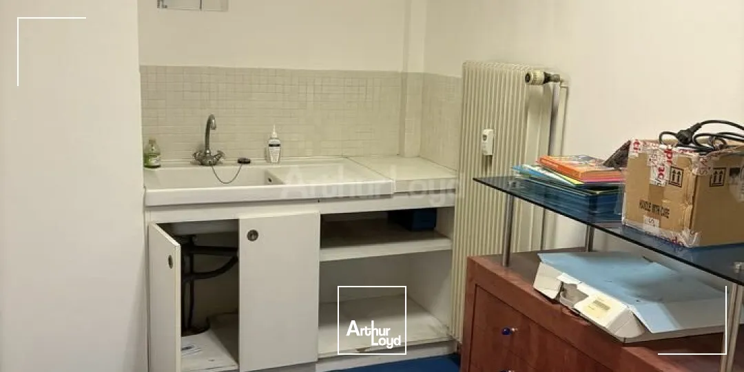 LOCAL COMMERCIAL à LOUER de 173 m²