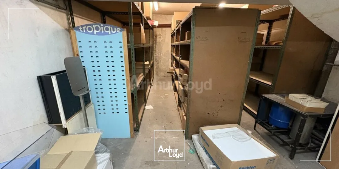 LOCAL COMMERCIAL à LOUER de 173 m²