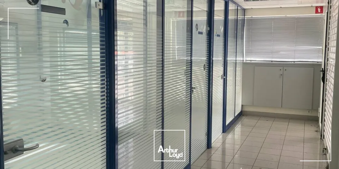 LOCAL - 110M² - LA ROCHE SUR YON 