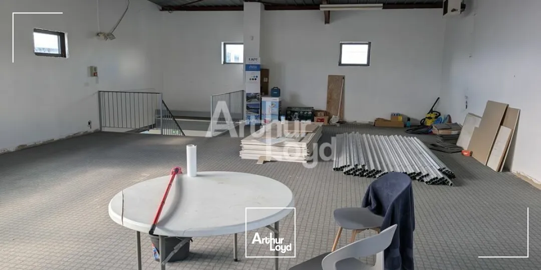 MELESSE - LOCAL COMMERCIAL A LOUER - 535 M²