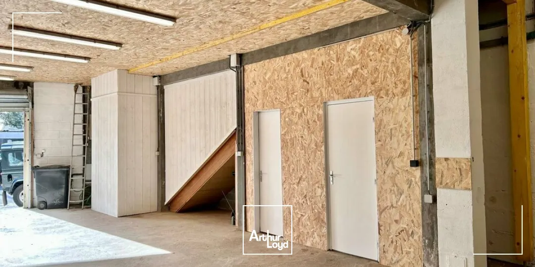 A VENDRE - MURS LIBRES - ATELIER DE 130 M2 + APPARTEMENT 