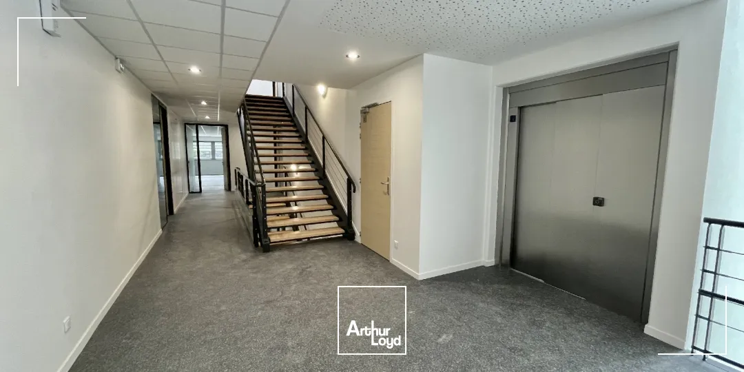 Bureaux à louer à MONT SAINT AIGNAN 76130