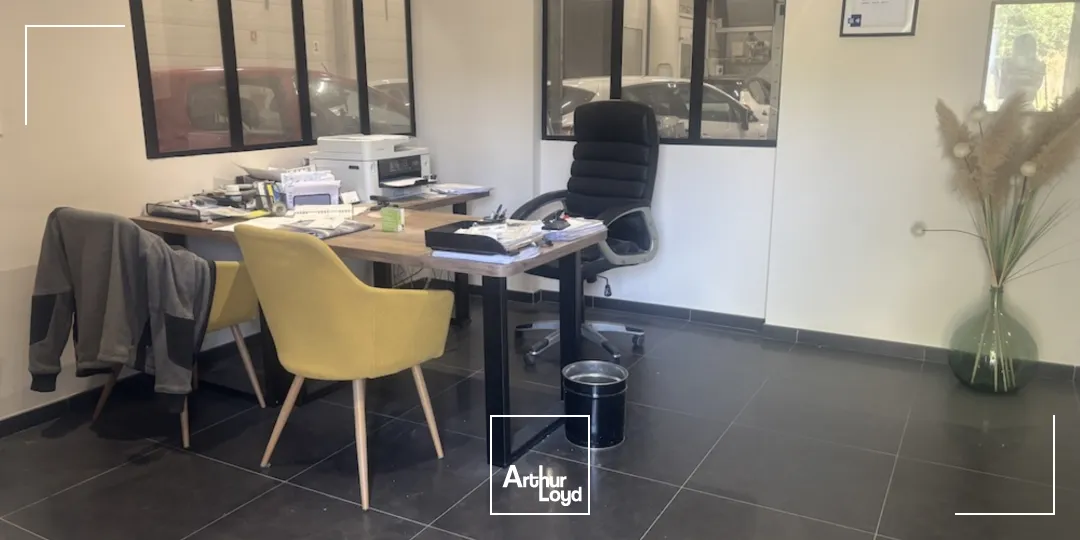 Locaux d'activité à vendre à SAINT CHAMOND 42400