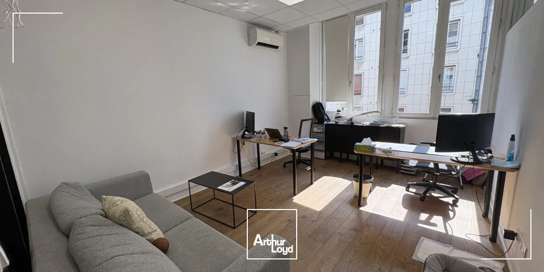 Locaux tertiaires rénovés - 190 m2 à louer en Hyper Centre proche Place du Martroi