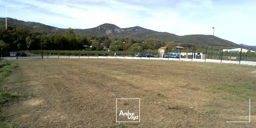 Terrain à louer en bail à construire - Très belle visibilité - ZA Le Pujol - Auriol