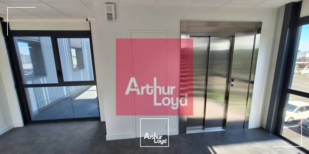 CLERMONT-FERRAND ZI BREZET A LOUER BUREAUX 128 M²