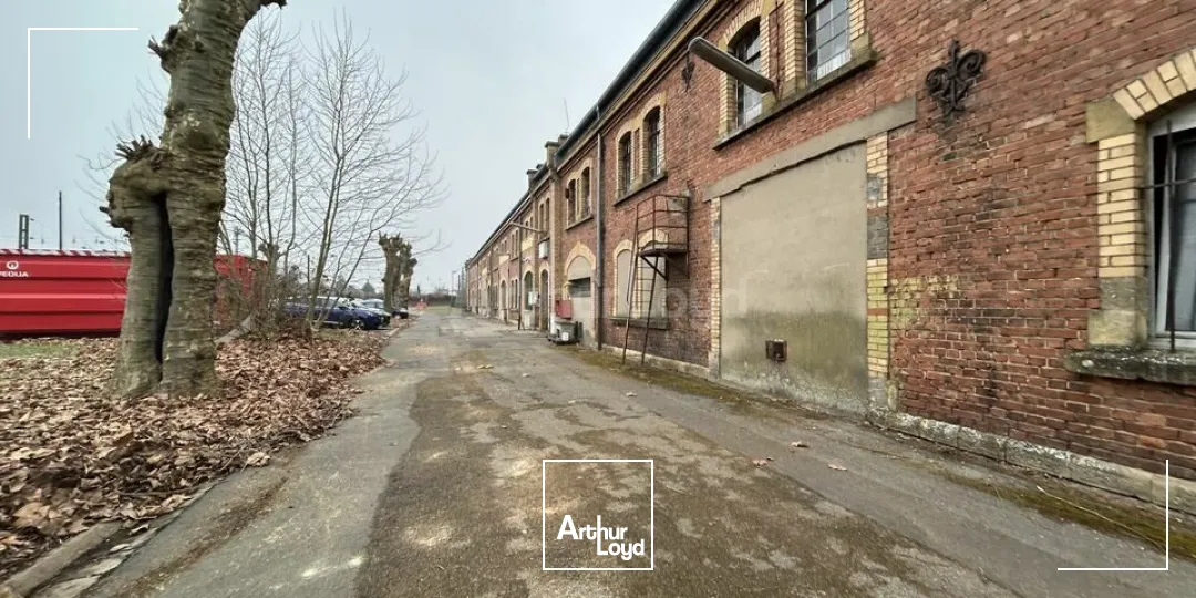 ENTREPOT - ATELIER à VENDRE de 6865 m²