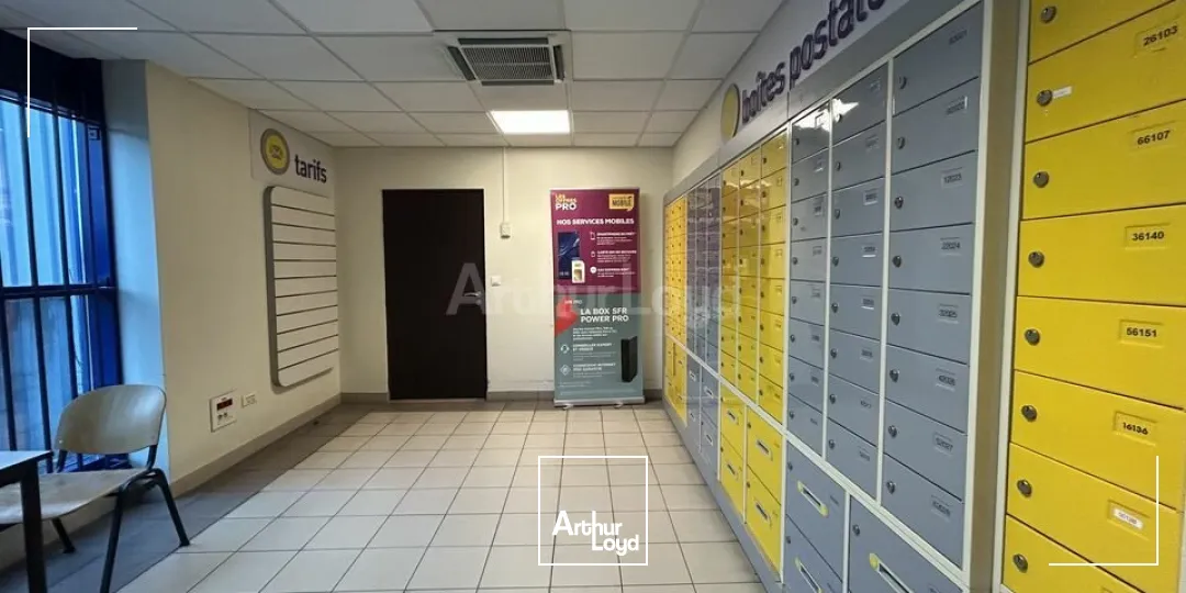 ENTREPOT - ATELIER à VENDRE de 6865 m²