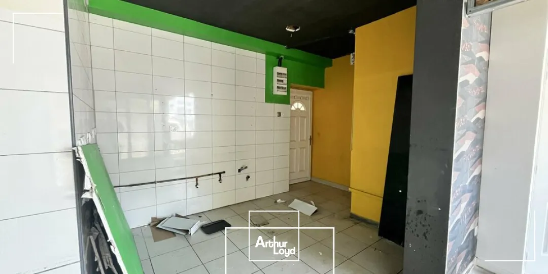 Local commercial 80m2 - Parking et accès PMR - Quartier Leclerc