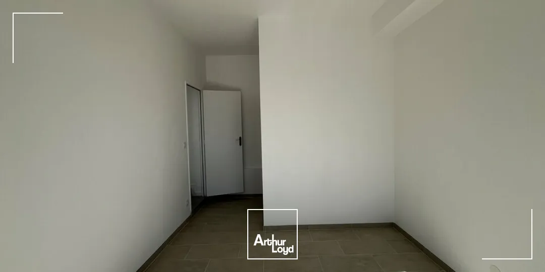 BUREAUX CLÉS EN MAIN AU CUR DE CHAMPDENIERS  IDÉAL PROFESSION LIBÉRALE !