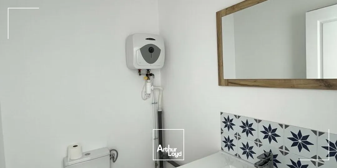 BUREAUX CLÉS EN MAIN AU CUR DE CHAMPDENIERS  IDÉAL PROFESSION LIBÉRALE !