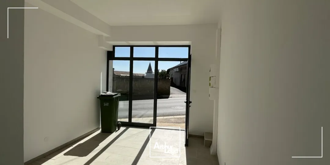 BUREAUX CLÉS EN MAIN AU CUR DE CHAMPDENIERS  IDÉAL PROFESSION LIBÉRALE !