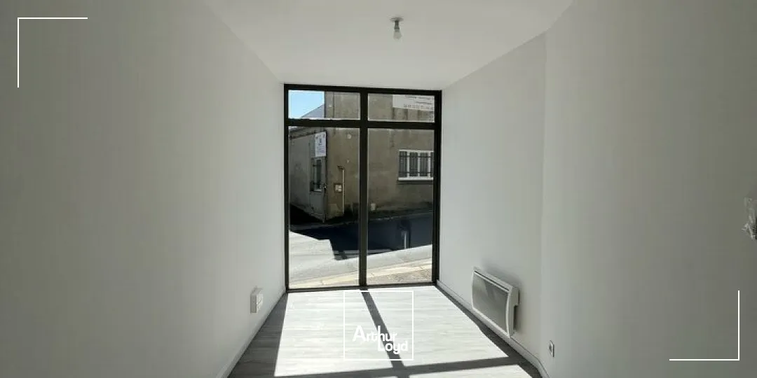 BUREAUX CLÉS EN MAIN AU CUR DE CHAMPDENIERS  IDÉAL PROFESSION LIBÉRALE !