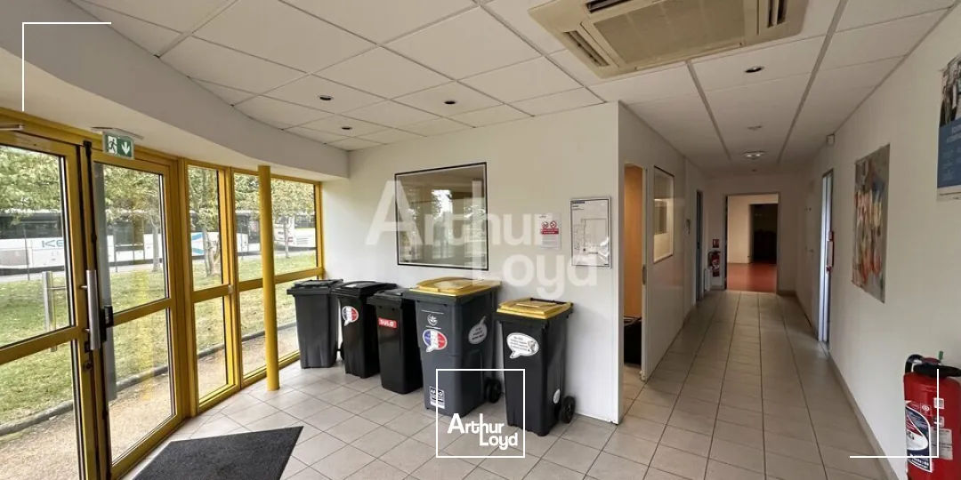 ST JEAN SUR VILAINE - LOCAL D'ACTIVITE A LOUER - 755 M²